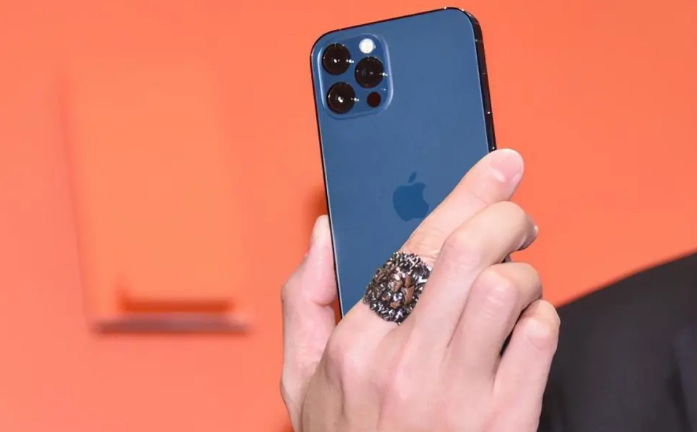 阿克苏苹果手机维修分享iPhone12系列重启方法教程 
